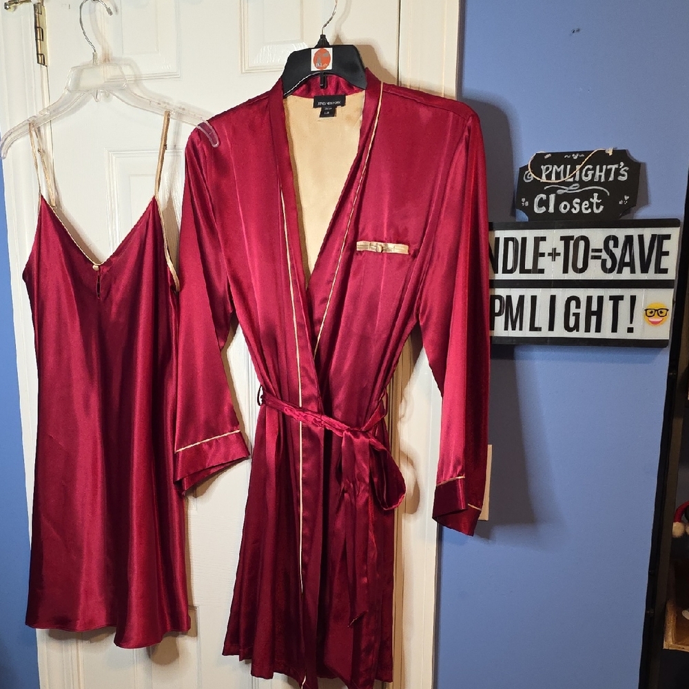 Jones New York 2 Piece Chemise and Robe Set Red Gold Large/XL Sleepwear Set